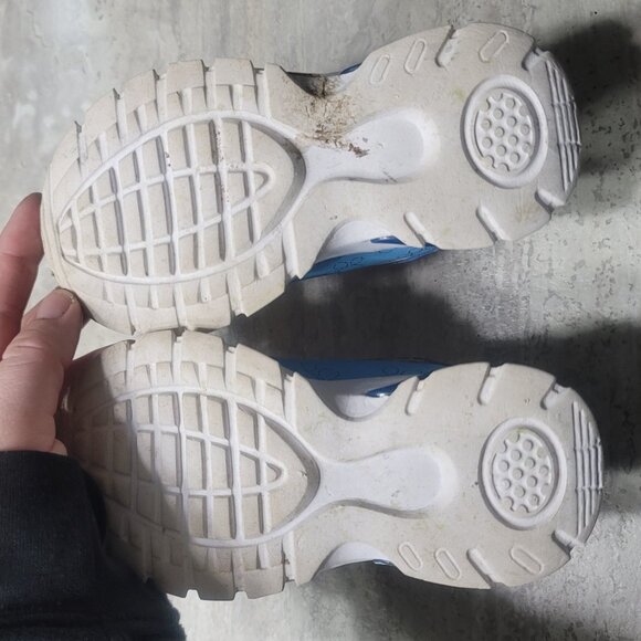 #259 Paw Patrol Kid Light Up Shoes sz 8 - Picture 2 of 7